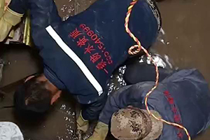 江苏电梯井堵漏施工视频